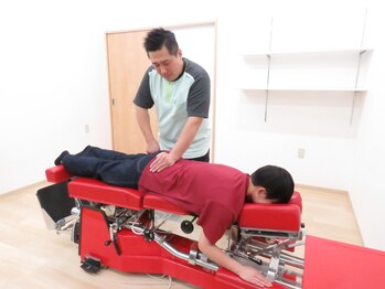 くろせ接骨院/専用ベッドによる【骨盤矯正】
