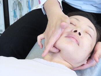 イーク 丸の内カイロプラクティック整体/顎関節の調整・整体