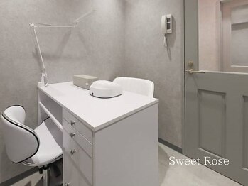 スウィートローズ(Sweet Rose)の写真/【駅から徒歩1分！ 】通いやすさ抜群のネイルサロンで、上品なシンプルネイルを楽しみませんか？