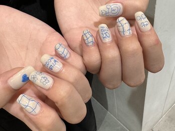 ソワンドブランシュ(Soin de Blanche)/らくがきネイル