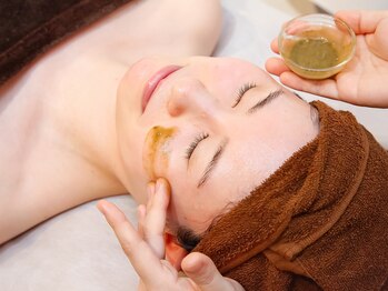 エミルカ 天王寺店(EMILUCA)/自社開発ハーブピーリング