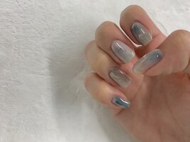 くすみブルーニュアンス