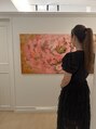 ラミーナ 六本木店 六本木店には油絵が飾ってあります