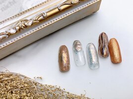 個性派ブラウンニュアンスネイル
