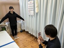 岡谷市民美容整体院/体のお写真を撮ります。