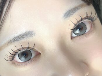 エミニー(Eminy.)の写真/《1人1人の目元に合わせたカールをご案内》完全プライベート空間で理想の仕上がりを追及♪丁寧施術でモチ◎