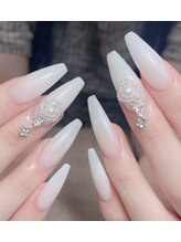 メオネイル(MEO NAIL)/ホワイトロングビジューネイル