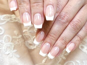 white french nail