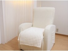 【LEDまつエク専門店】Beauty salon Turuccare の雰囲気(LEDまつエクはリクライニングチェアーで。)