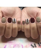 トータルサロン 白べぇーっ プラス/秋ネイル