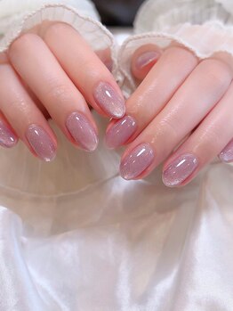 サロンエヌ(salon enu)の写真/ショートネイルで指先美人♪OLさんから大好評のオフィスでも褒められる上品デザインをご提案！
