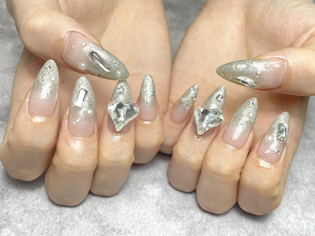 シルバーマグネットシェル埋めつくしニュアンスネイル クリスマス 冬 成人式 韓国 シルバーマグネットシェル埋めつくしニュアンスネイル クリスマス 冬