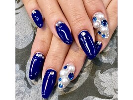 鮮やかブルーのストーンネイル！