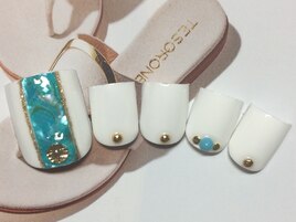 ブルーシェル夏フットネイル