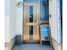 パフューム(perfume)の雰囲気（道路から2軒目。リースとウェルカムボードが目印です♪）