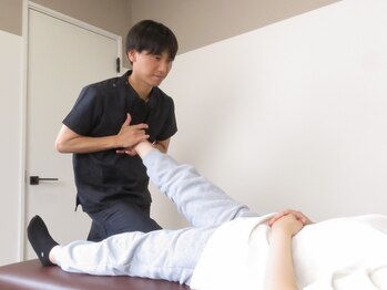 まごろく鍼灸整骨院の写真/全国で技術指導し【O脚矯正専門スクールを運営する弊社代表】が開発した【結果重視★究極のO脚矯正法】