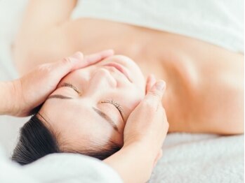 ラシェリ(La cherie)の写真/年齢によるシミやしわのお悩みに◎韓国女優も支持する話題のFCRトリートメントで憧れの白玉肌を叶える!