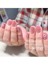 ジェルメ(germer)/ピンクネイルにフラワーを入れて