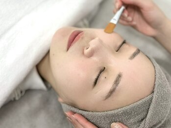 ビーホワイト(BeWhite)の写真/【施術直後からしっとりツヤ肌を実感】本気の毛穴改善をしたい人へ。