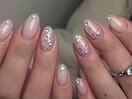 ちょっとエッジ効いた清楚ネイル