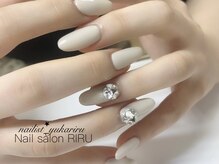 リル(RIRU)/Ｖカットネイル