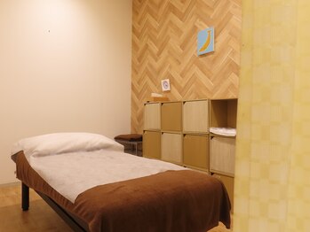 リラクゼーションルーム ウルマ(URMAR)/