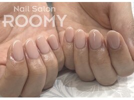 オフィスにもOKなシンプルネイル