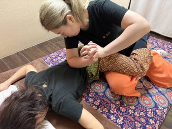 タイ古式マッサージ アルンの写真/【7,8月キャンペーン1】タイ古式70分(足浴込)+腰お尻集中ケア20分+アイヘッド10分 計100分¥9800