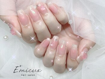 エミュー(Emieux)/チーク薔薇ネイル