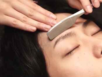 ヒロギンザ ヘアサロン 新橋銀座口店(HIROGINZA HAIRSALON)の写真/《新郎だって結婚式の主役》自分では難しい箇所もプロが丁寧にケア♪フォトウェディングや前撮り前にも◎