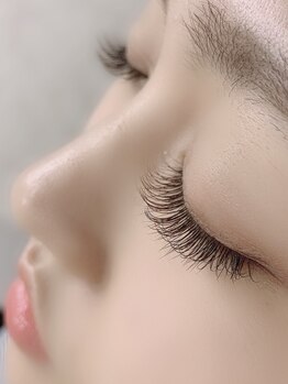 ヴィフ(Vif)の写真/【LED×フラットラッシュ専門店】自まつげに馴染むフラットマットラッシュで品格漂うナチュラルな美しさを