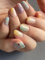 フェリーチェ 中目黒店(felice)&nbsp;ペイントアート。指ごとに異なるカラーを楽しめるカラフルネイル