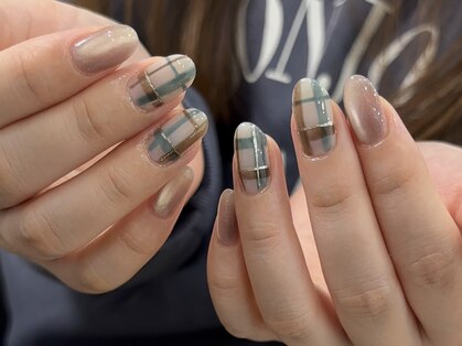 スリー(THREE.)の写真