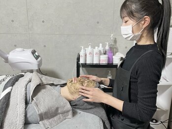サロンナナジュウニ(Salon72)の写真/REVIハーブピーリングで理想の美肌へ！土台から整え、悩みに左右されない強い素肌を育む