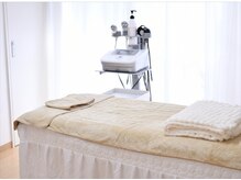 【LEDまつエク専門店】Beauty salon Turuccare の雰囲気(ラジオ波/アイブロウはベットでゆっくりくつろいでいただけます)