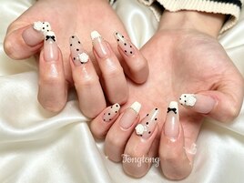 ドット×カラーフレンチ