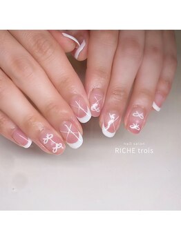 リッシュ トロワ(RICHE trois)/話題のバレエコアネイル♪