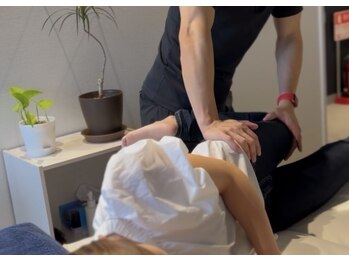 全身整体/施術　骨盤まわりのアプローチ