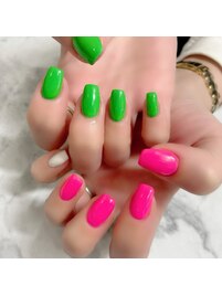 派手カラーのワンカラーネイル♪