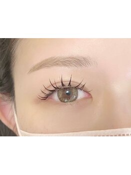 ナチュラル上品な目元にしたい