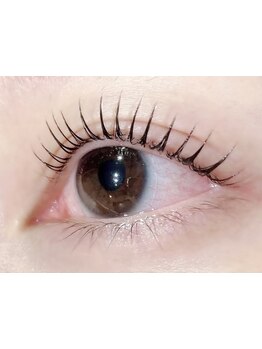 ナチュラル上品な目元にしたい