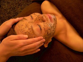 女神のデトックス 仙台店の写真/【REVI 陶肌トリートメント】～育てる素肌、陶器のような艶肌へ～肌に優しい痛みの少ないハーブピーリング