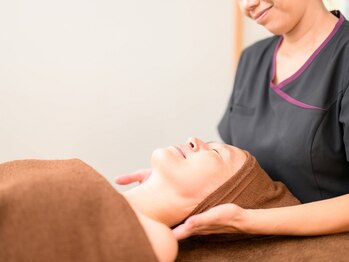 La cachetteの写真/水光ピール、別名「芸能人ピール」。ツヤと透明感のある水光肌へ導く人気ピーリング。毛穴洗浄/ニキビケア