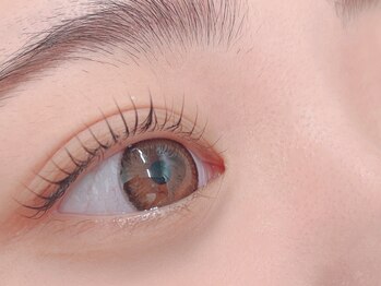 アイラッシュ ハグ(Eyelash Hagu)の写真/軽さ×持続力◎フラットラッシュ120本4980円/睫毛を最大限生かすパリジェンヌ6000円★睫毛に優しい施術を♪