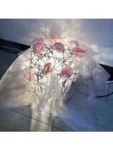 ブレッシングス(BLESSINGS)/ランプシェードに花びらを