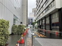 左手に吉田工業第一ビルが出てきます♪
