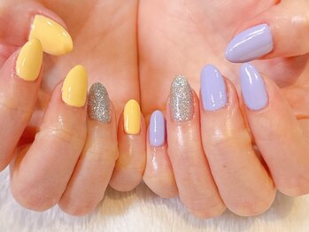 ムーピーネイル(moopy nail)の写真/シンプル系が得意なオーナーにお任せください♪指先をきれいに見せるカラー・デザインで手元の好感度UP☆