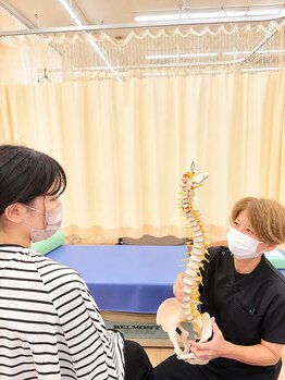 おなが那覇整骨院の写真/長引く首・肩の痛みで悩むあなた！なぜ…？おなが整体の矯正は驚くほど身体が変化するのか？