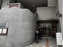 リアン/サロン入り口／JR王寺駅徒歩3分