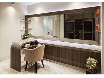 エムスラッシュ フィール 東戸塚店(M.SLASH)